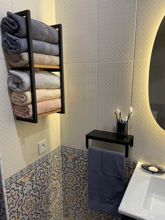 Домик у моря с бассейном