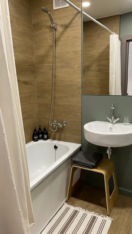 В центре на ул. Десятинной