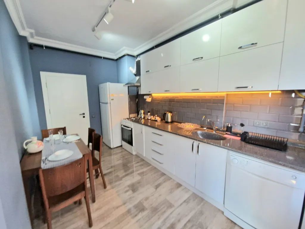 4-комнатная квартира у моря с отличной локацией