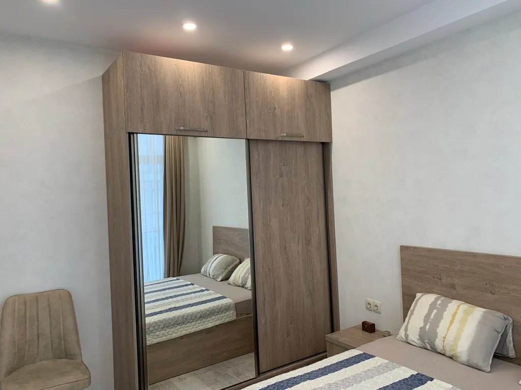 Первая линия, трёхкомнатная квартира в Батуми