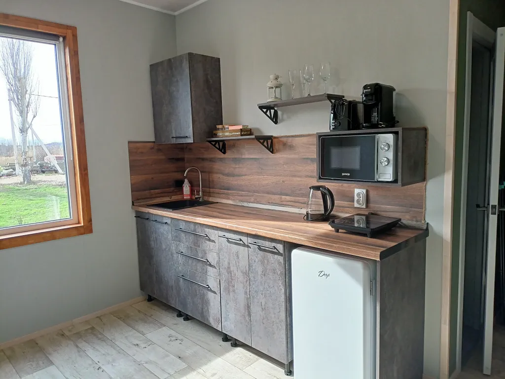 Коттедж Дом в лесу у реки — Севастополь