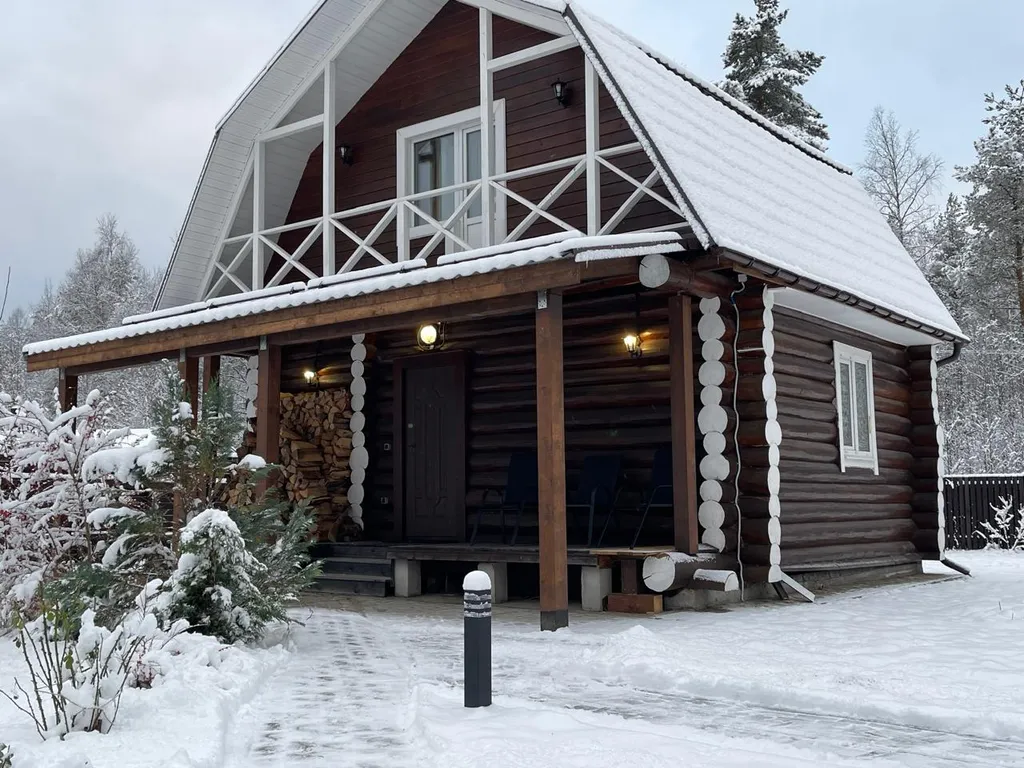 Коттедж Уютный дом с камином и сауной у озера — Ларионово