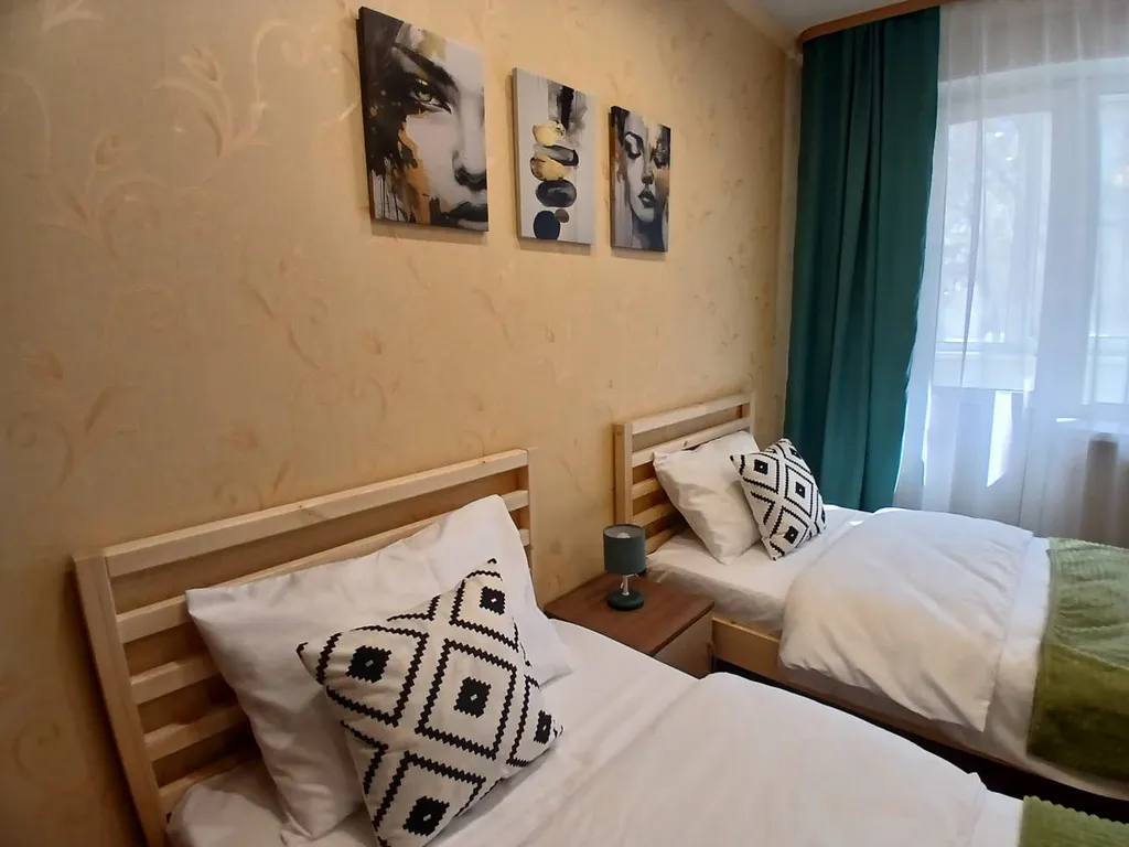 Стильная двухкомнатная квартира в центре города — аренда посуточно в Вологда