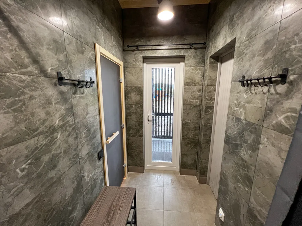 Уютный коттедж БарнХаус с сауной (включена) и сибирским чаном