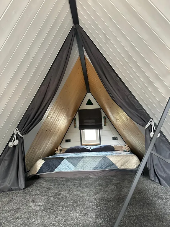 Шале у озера