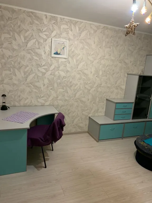 Трёхкомнатная квартира в микрорайоне Малиновка