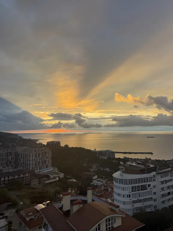 Дизайнерская квартира с потрясающем видом на море и горы