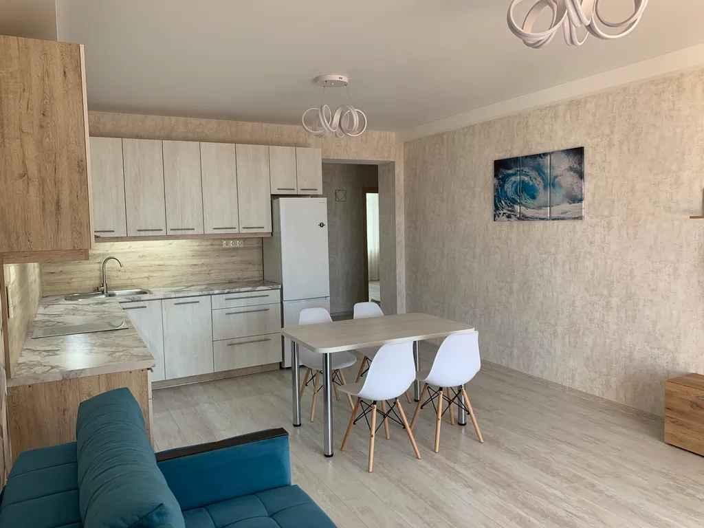 Новые апартаменты c террасой и видом на город и море