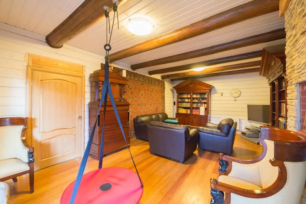 Коттедж Дом для отдыха в живописном месте — Луга