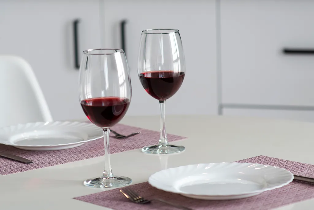 Евродвушка у Ледового дворца, стадиона Локомотив и вокзала