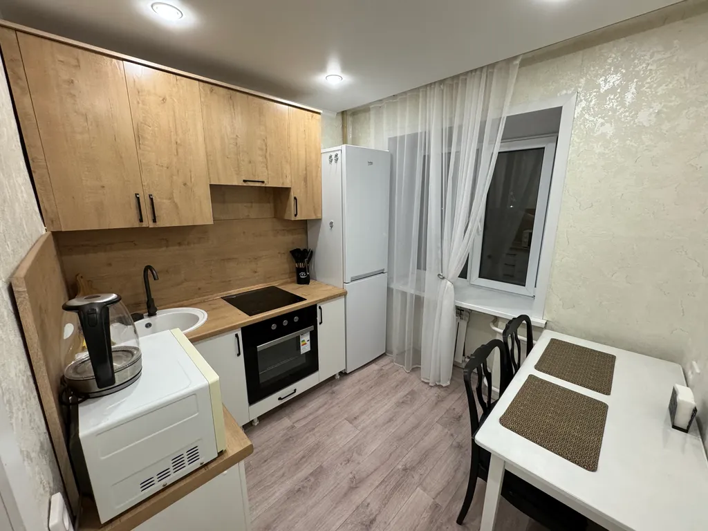 Двухкомнатная со свежим евроремонтом