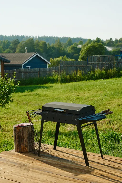 Уютный домик на берегу озера