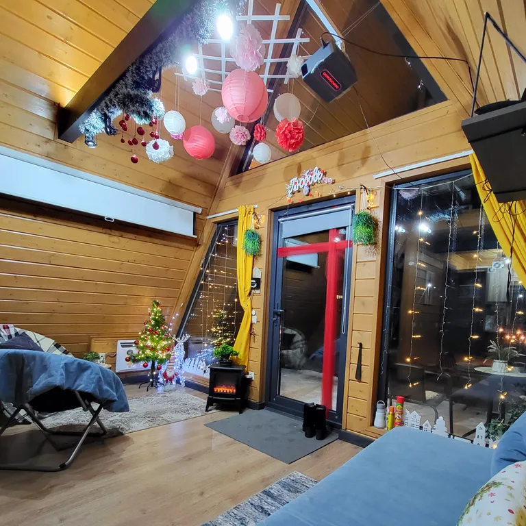 Уютный домик в стиле а-фрейм