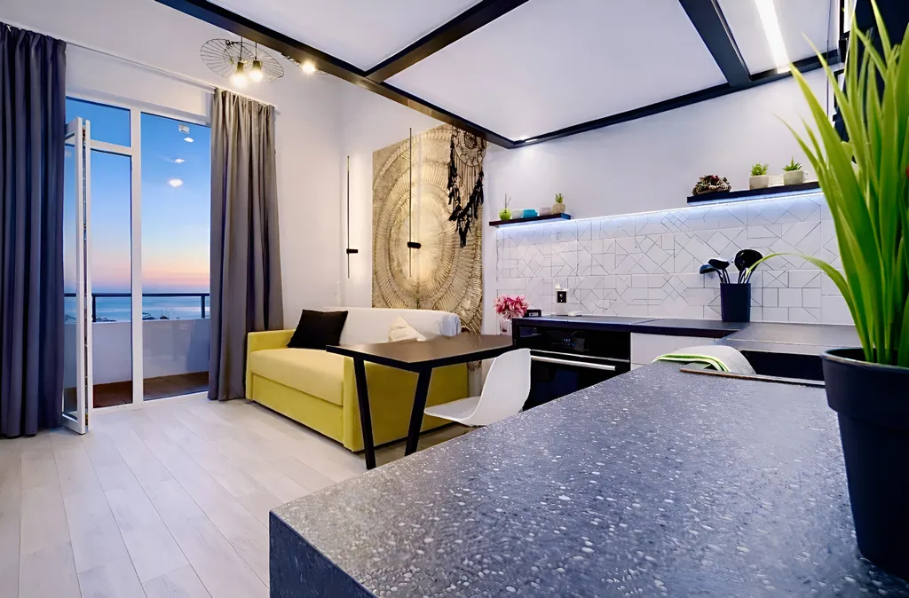 Двухуровневая квартира с шикарным панорамным видом на море