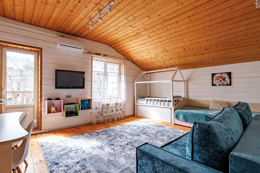 Коттедж в центре города с видом на парк