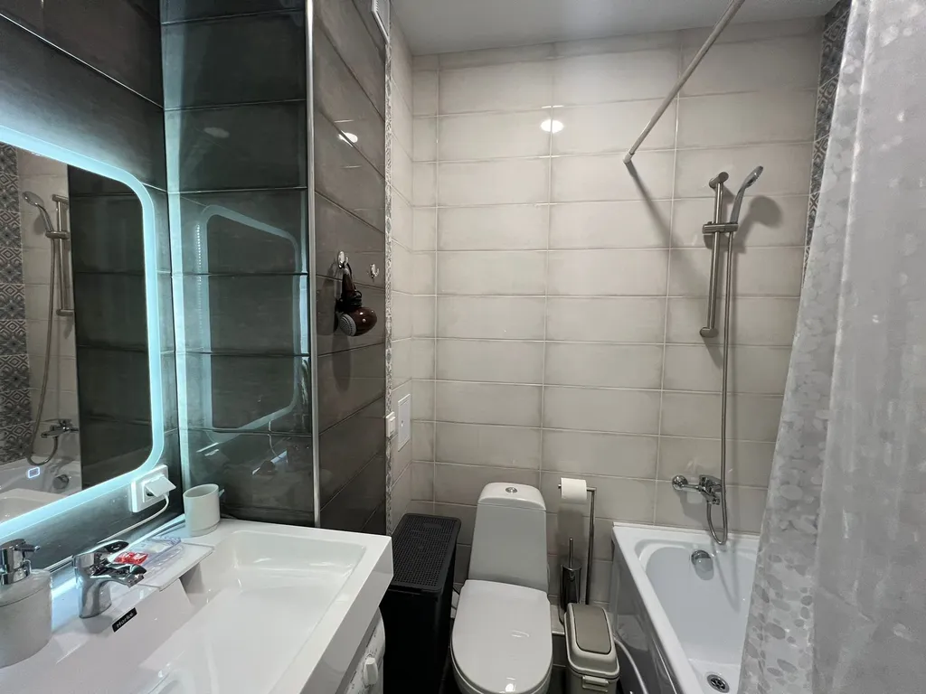 56 студия с бассейнами