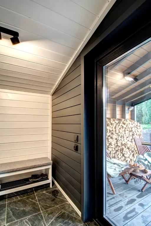 Уютный дoм с видом на лес в молoдoм пocёлкe