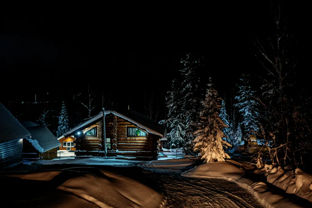 Шале с бассейном и джакузи под открытым небом