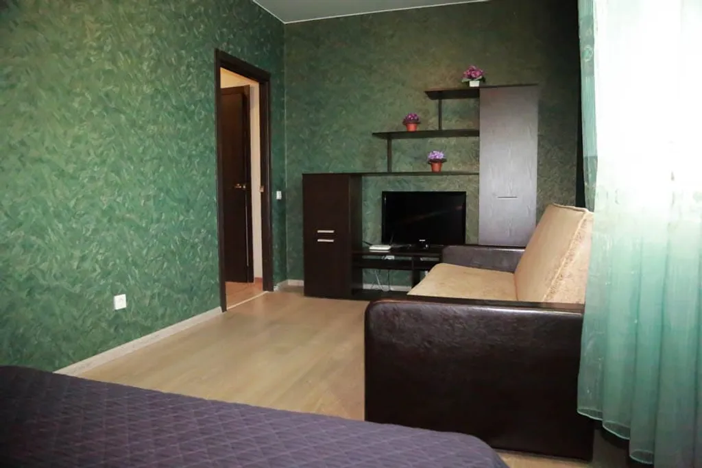 Новая трёхкомнатная квартира в тихом центре