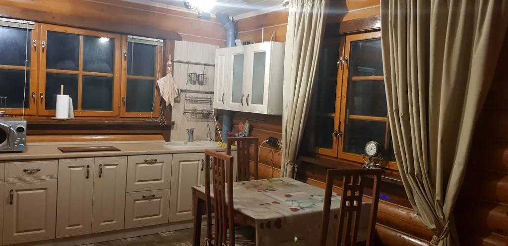 Дом с видом на озеро Волго