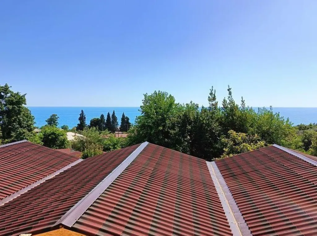 Домик с видом на море