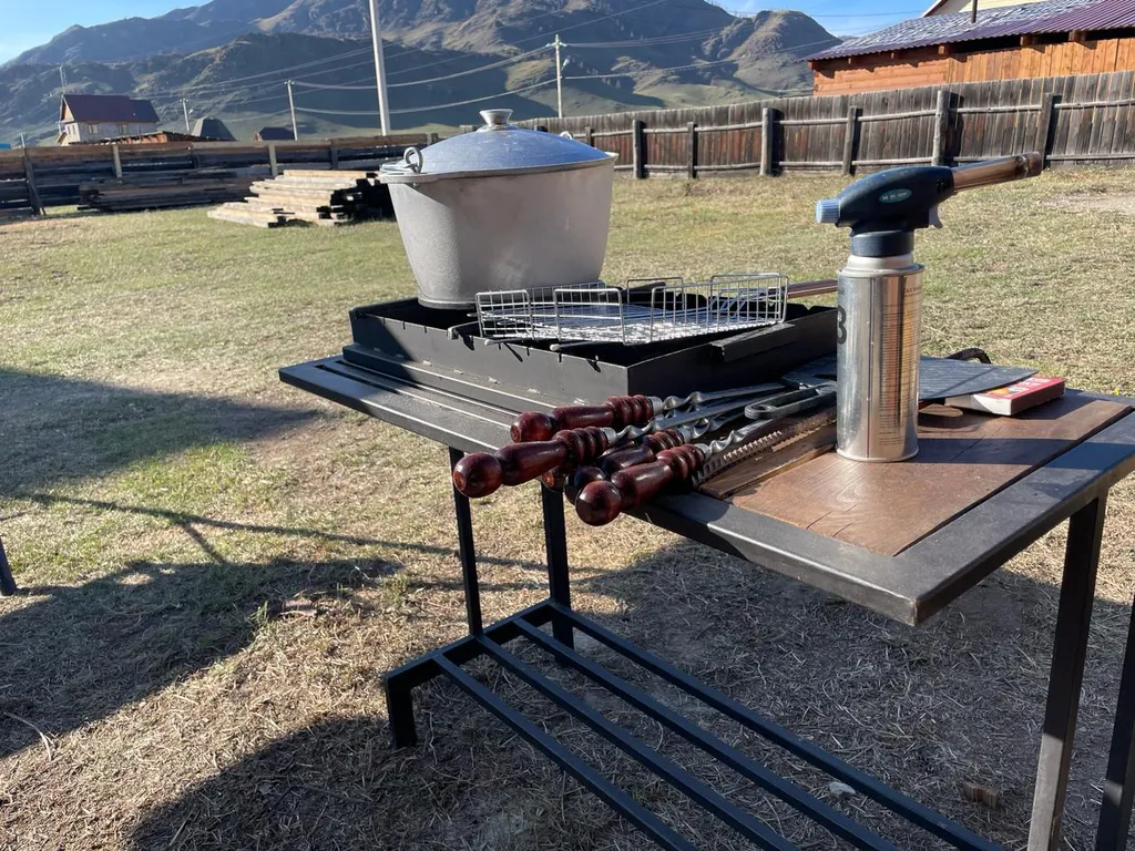 Благоустроенный просторный коттедж с видом на горы для большой компани