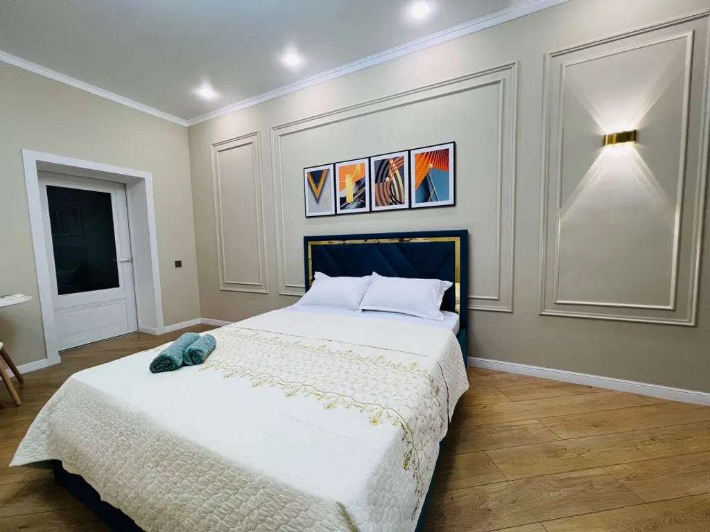 Шикарный вип с дизайнерским ремонтом в центре Алматы