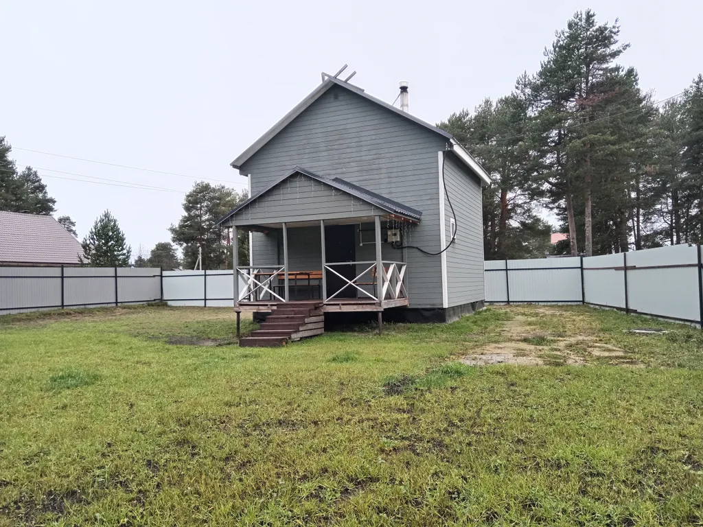 Дом у леса недалеко от песчаного пляжа