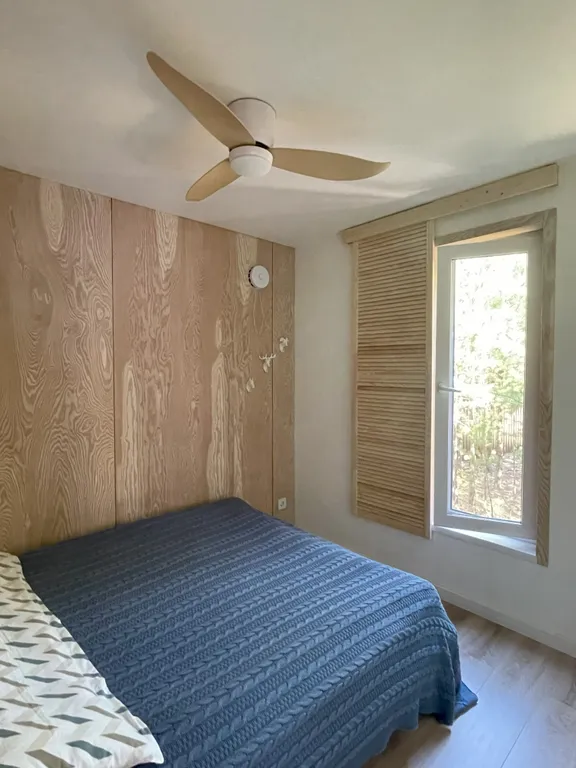 Дом с баней и купелью у леса