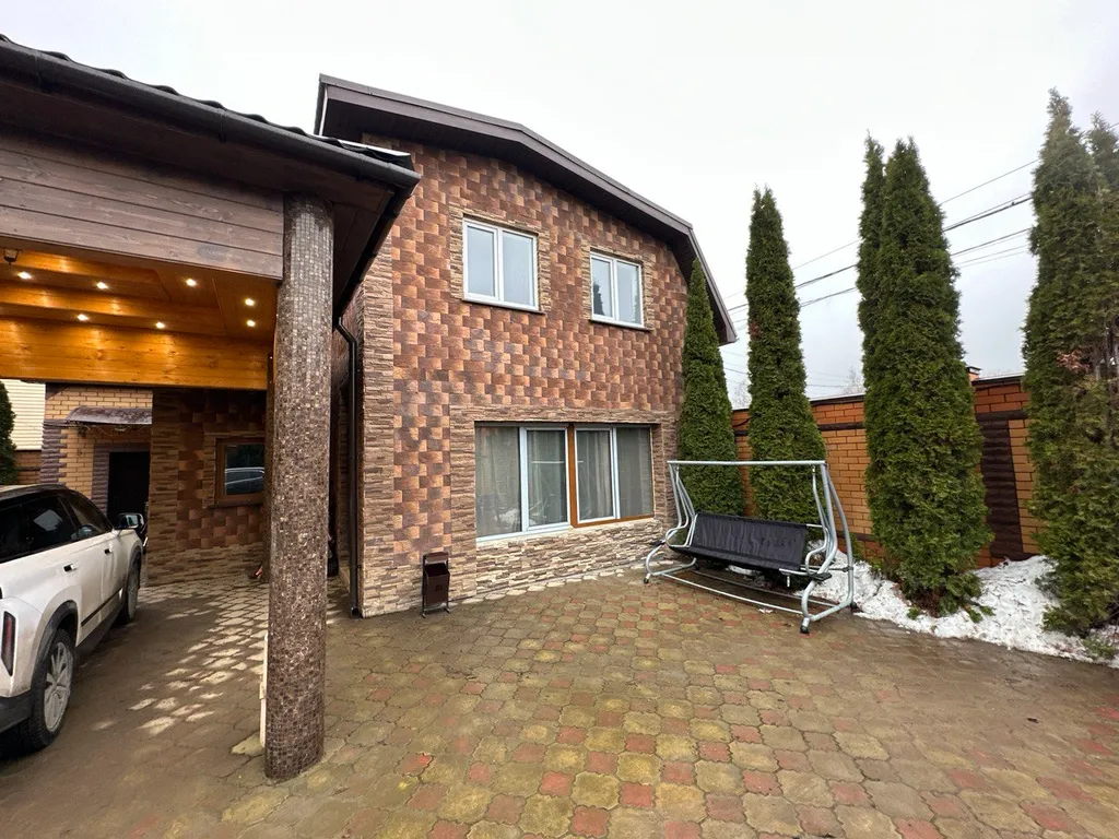 Дом у метро