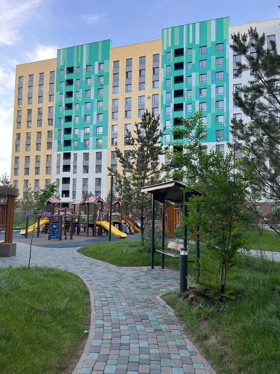 Современная квартира у набережной