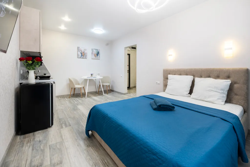 Студия с дизайнерским ремонтом