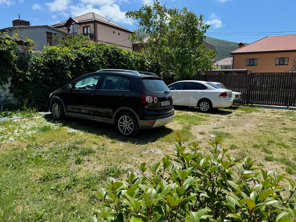 Домик с двуспальной кроватью и террасой