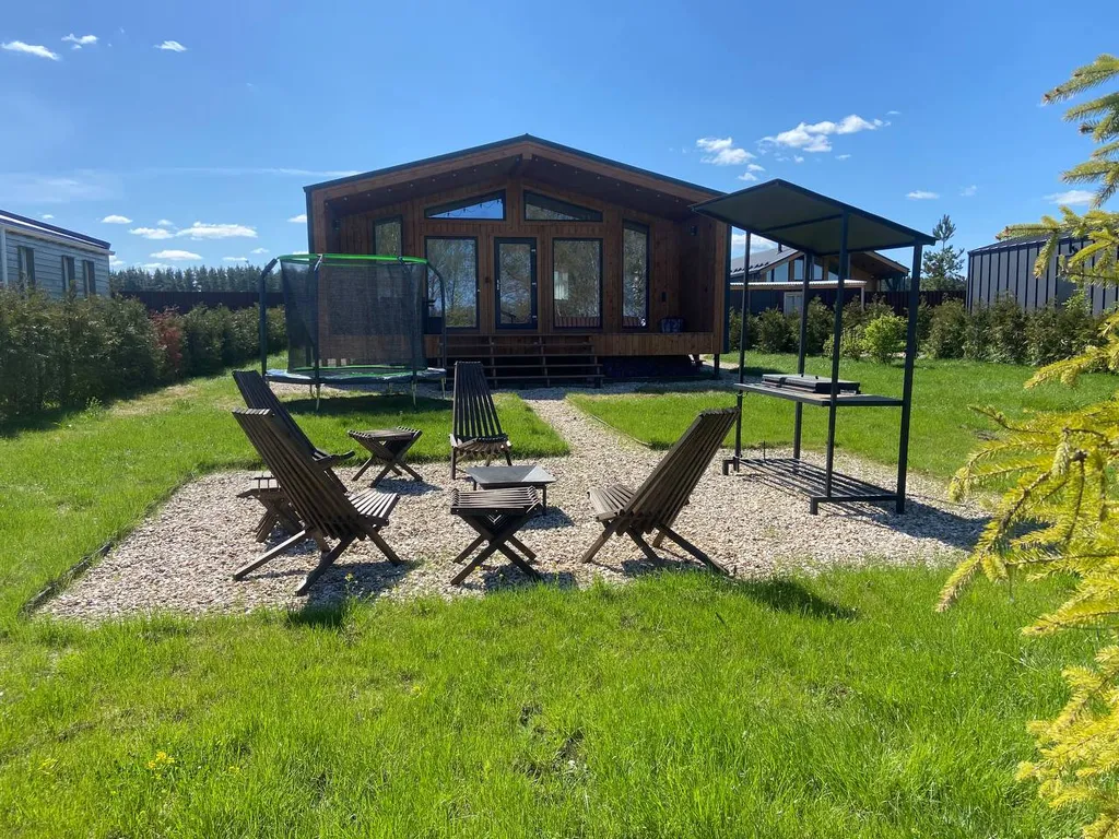 Домик для отдыха с гриль-мангалом, костровой и батутом