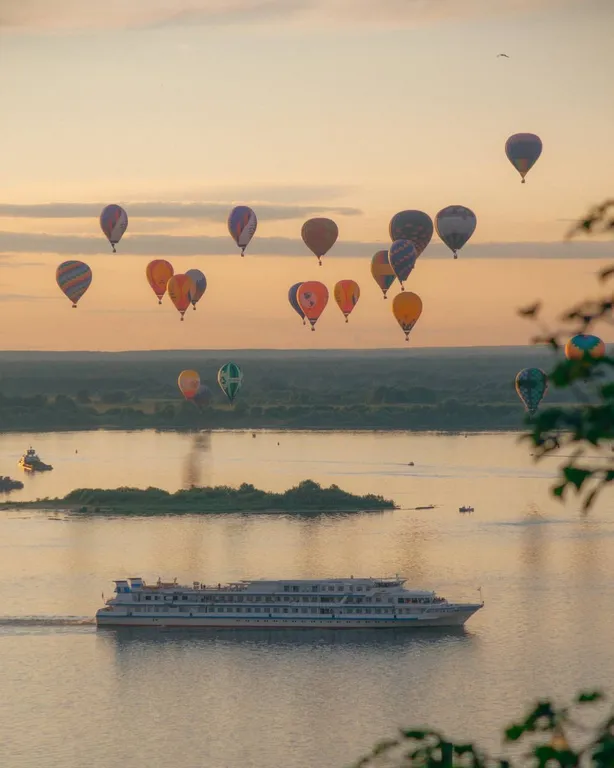 Апартаменты с видом на палату Пушникова в центре