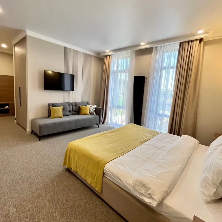 Коттедж с бассейном и баней