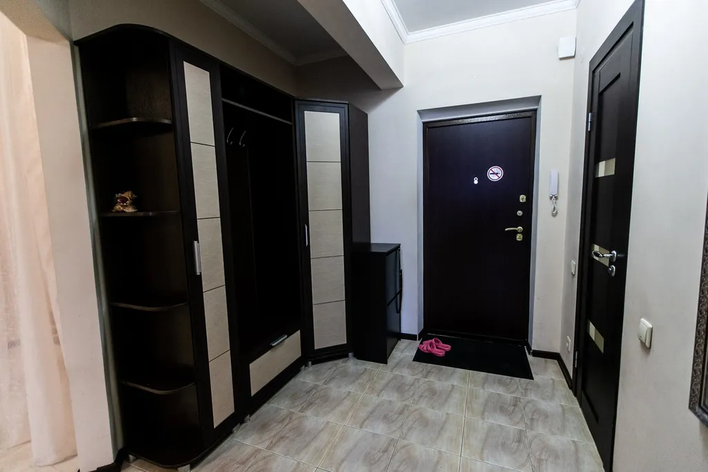 Просторная 1-комнатная квартира напротив ТЦ Обними - Курчатова 72