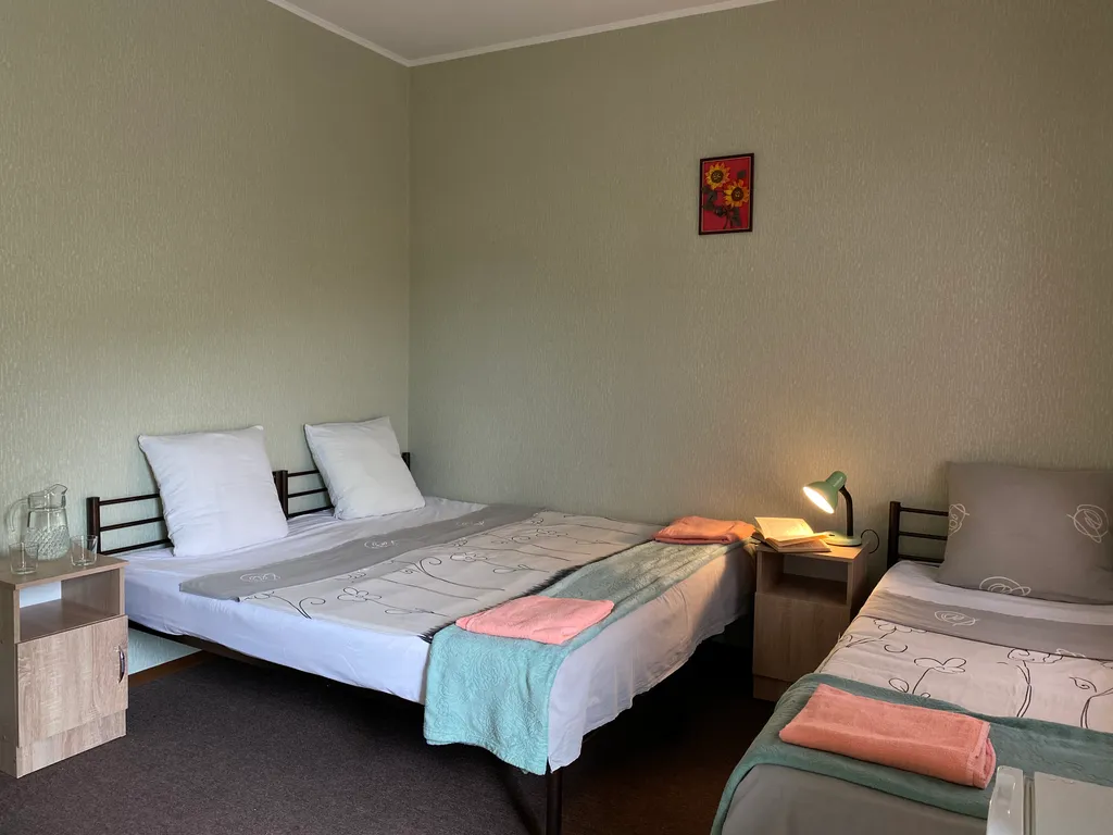 Комната с отдельным входом для 3-х человек