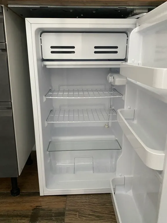 Дом с мансардой у моря, шале с видом на бассейн, номер с бассейном