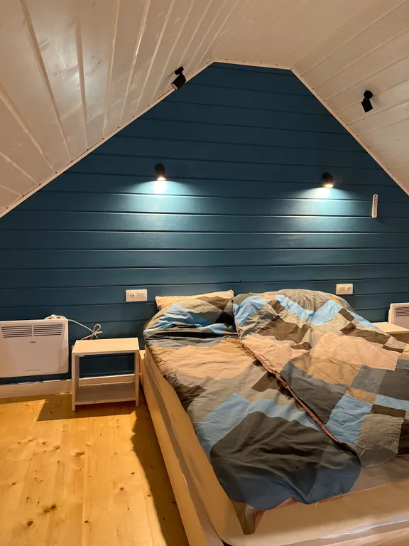 Дом в окружении леса