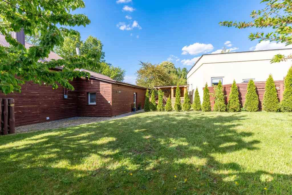 Небольшой уютный дом недалеко от центра