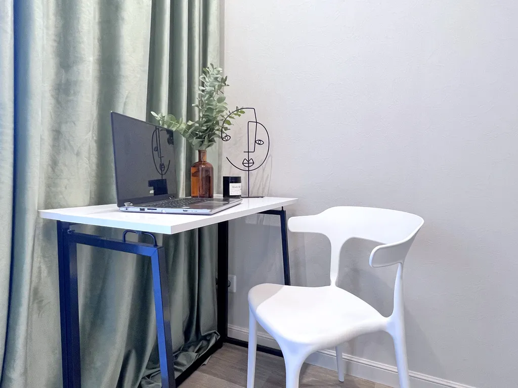 Трешка у аквапарка с панорамным видом на реку