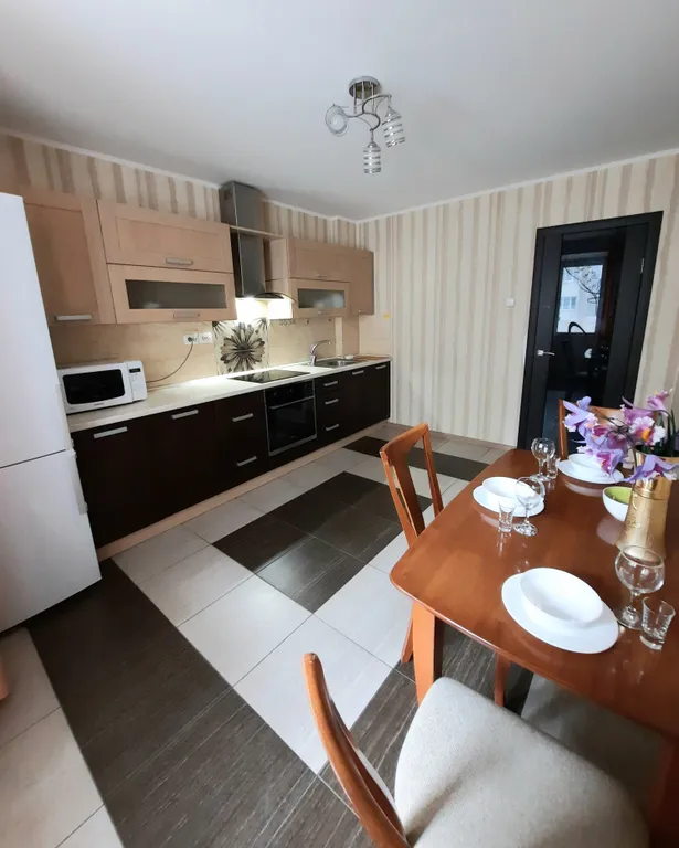 Apartlux Зефир 2-комнатная просторная квартира на С.Разина