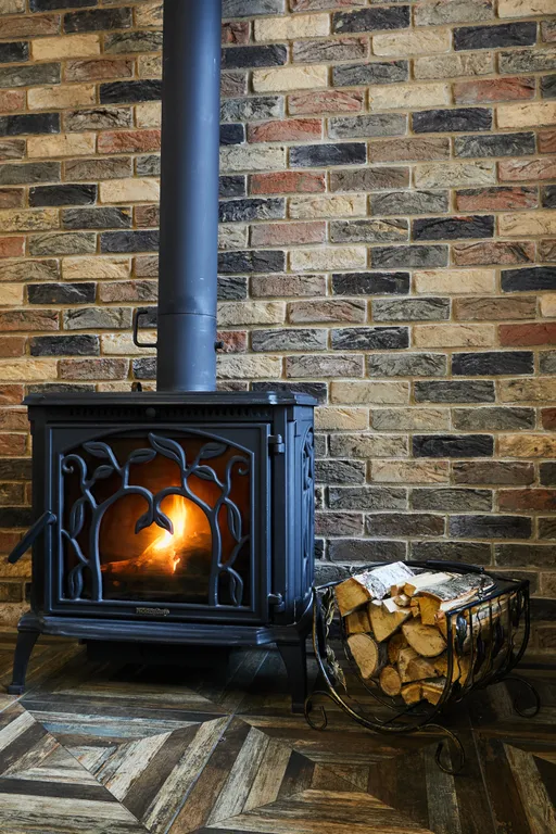 Большой коттедж с 5 спальнями, камином и террасой, Василек