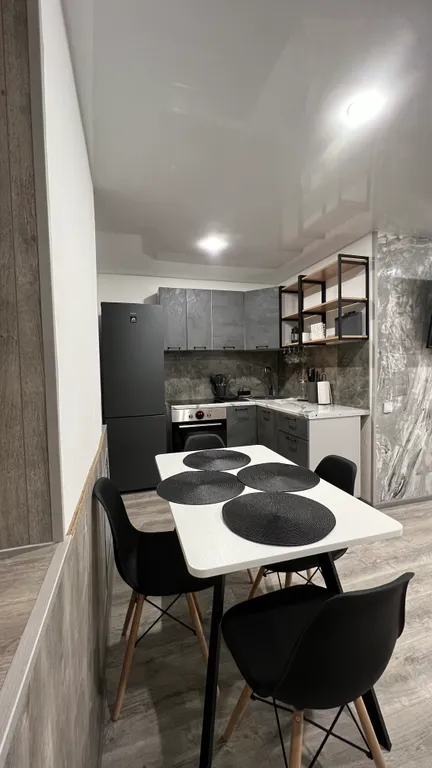 Трехкомнатная квартира с хорошим ремонтом и видом