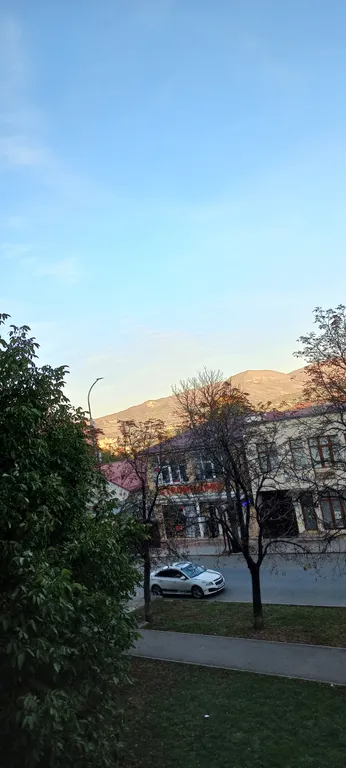 Квартира с видом на горы в центре города