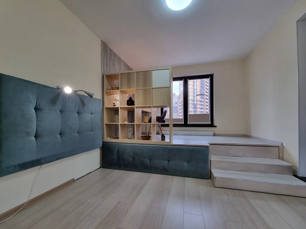 Двухкомнатная квартира с подиумами