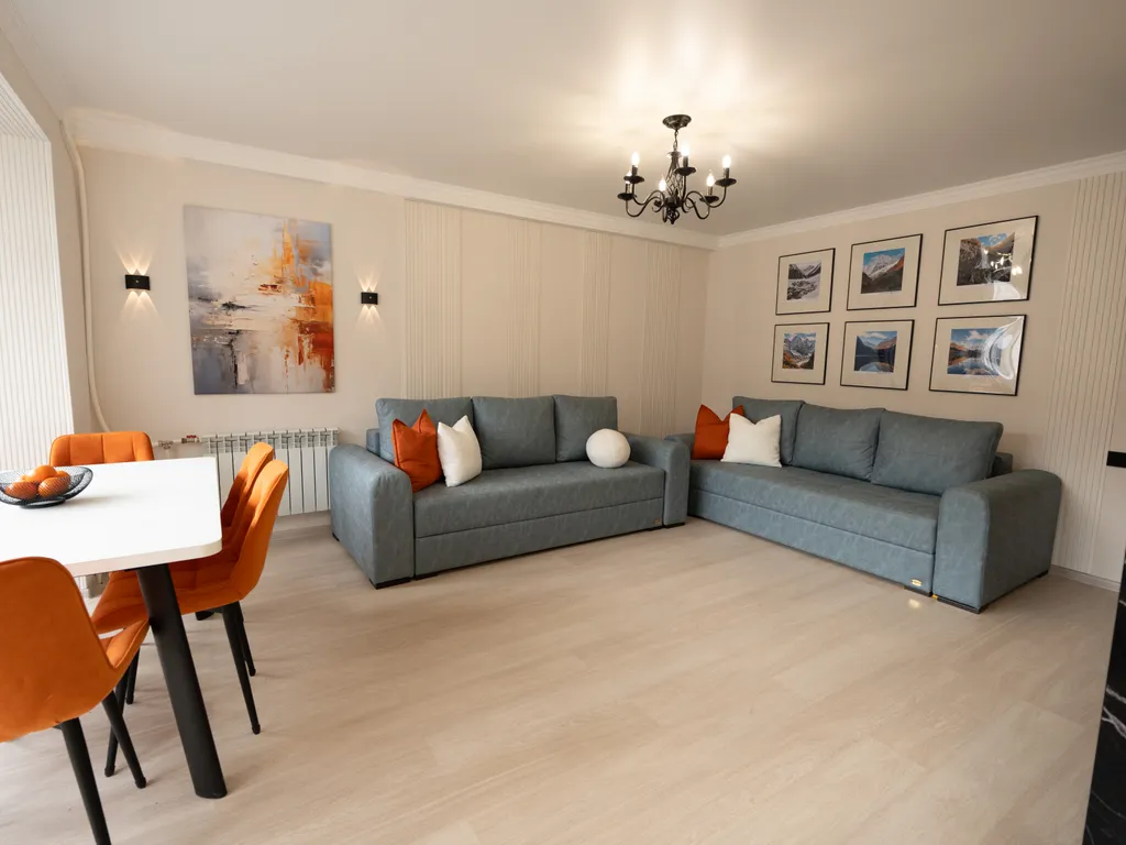 Дизайнерская квартира с видом на горы в центре Домбая