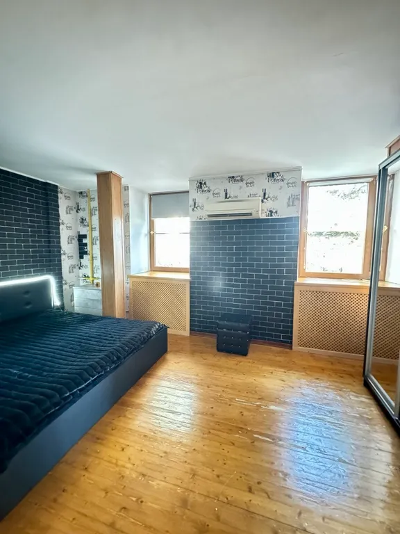 Двухуровневая квартира в центре города