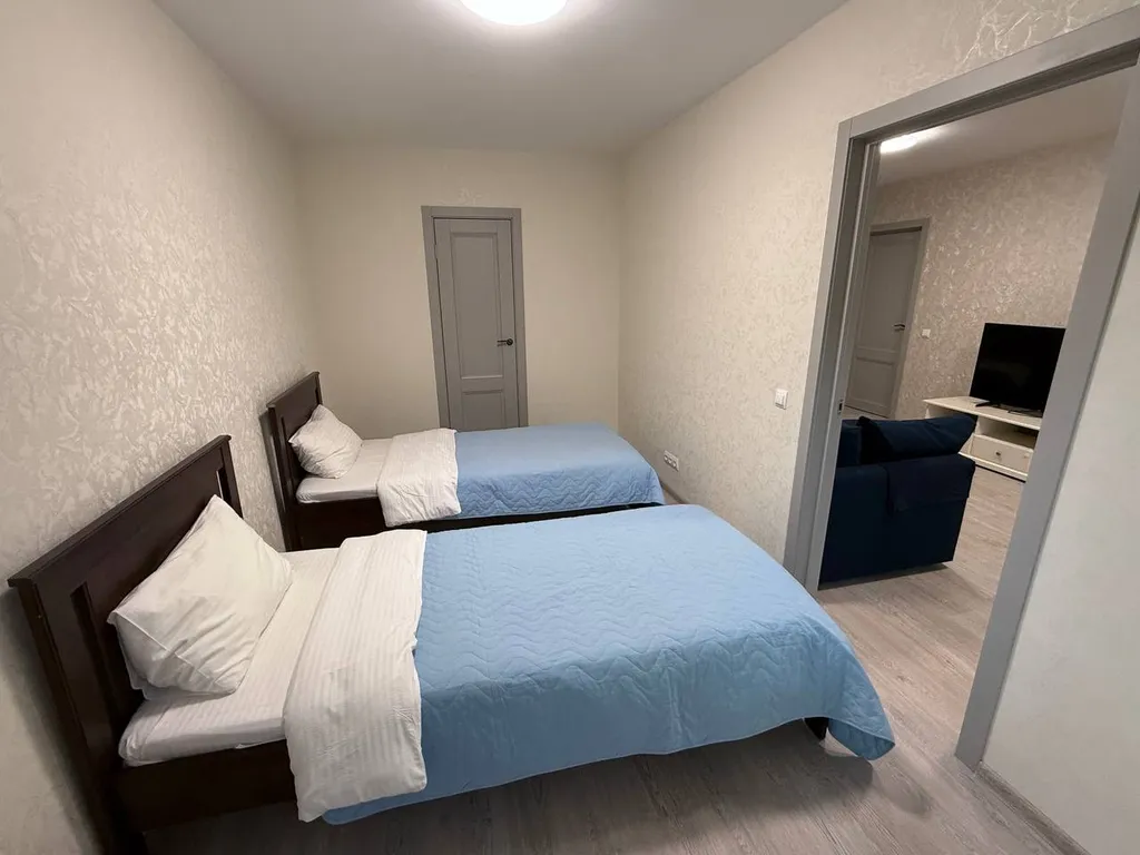 Квартира 3-к квартира. Свежий ремонт, 7 комфортных спальных мест, бойлер — Гатчина